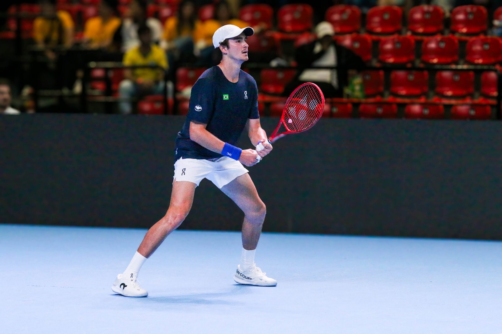 João Fonseca e Dominic Stricker se enfrentam na Copa Davis